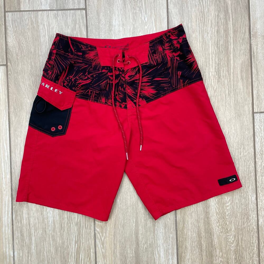 Oakley Board Shorts Mens 30 Red Black Tropical Surf Swim Hybrid Beach